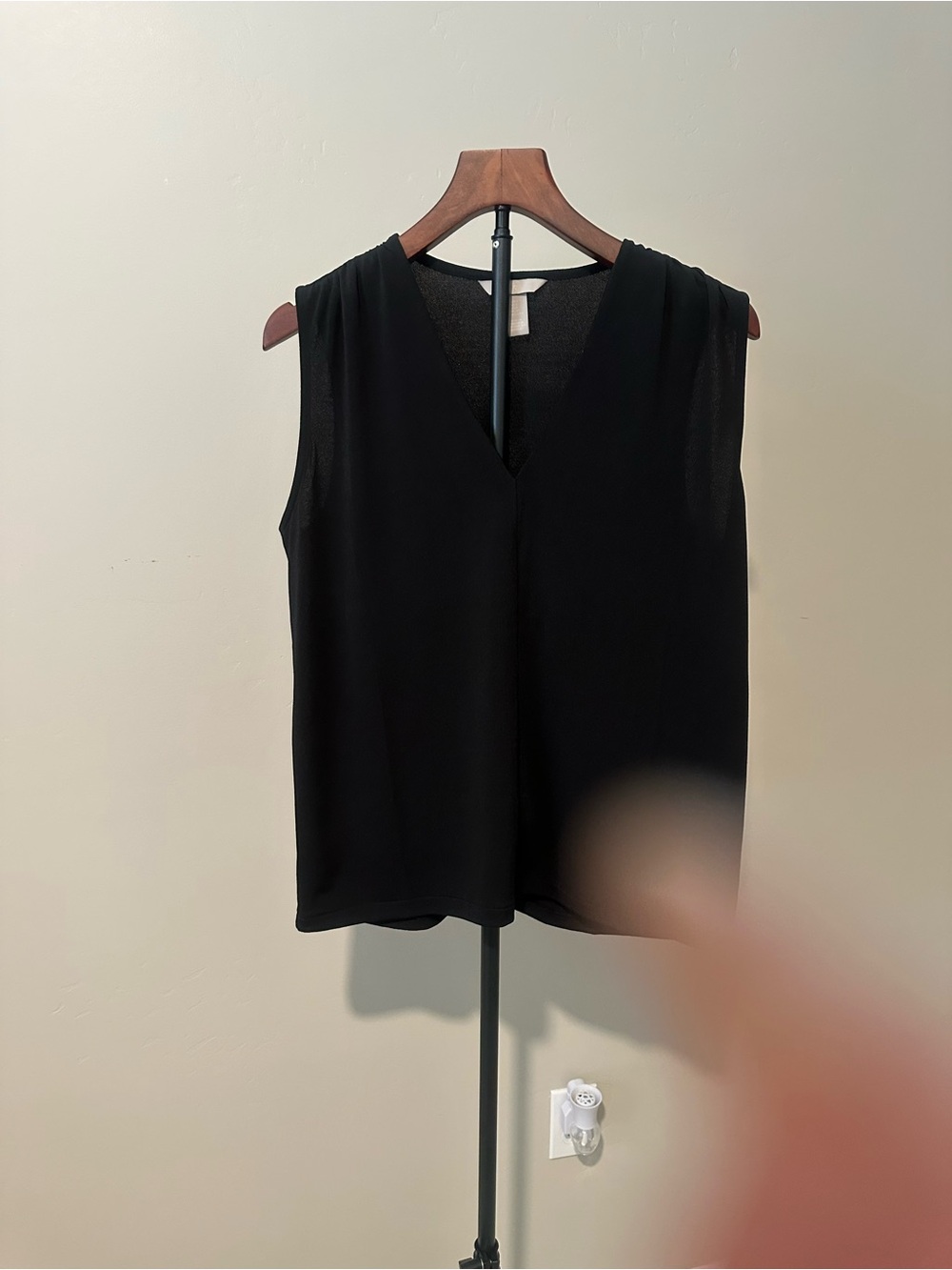 H&M Black V-Neck Sleeveless Camisole